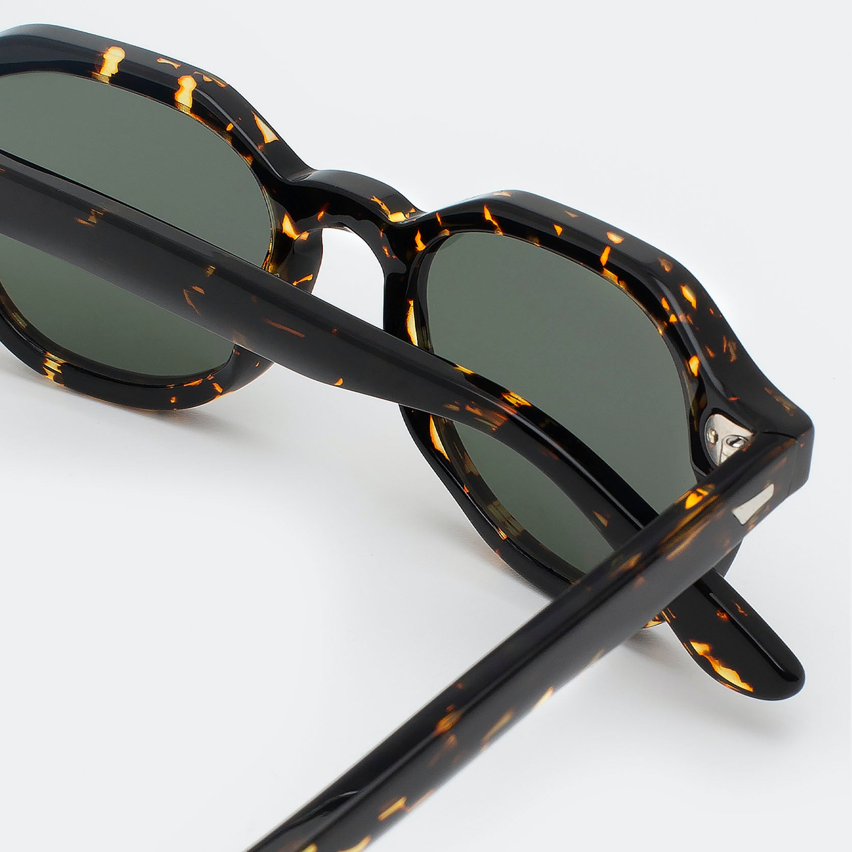Dark tortoise sunglasses deals